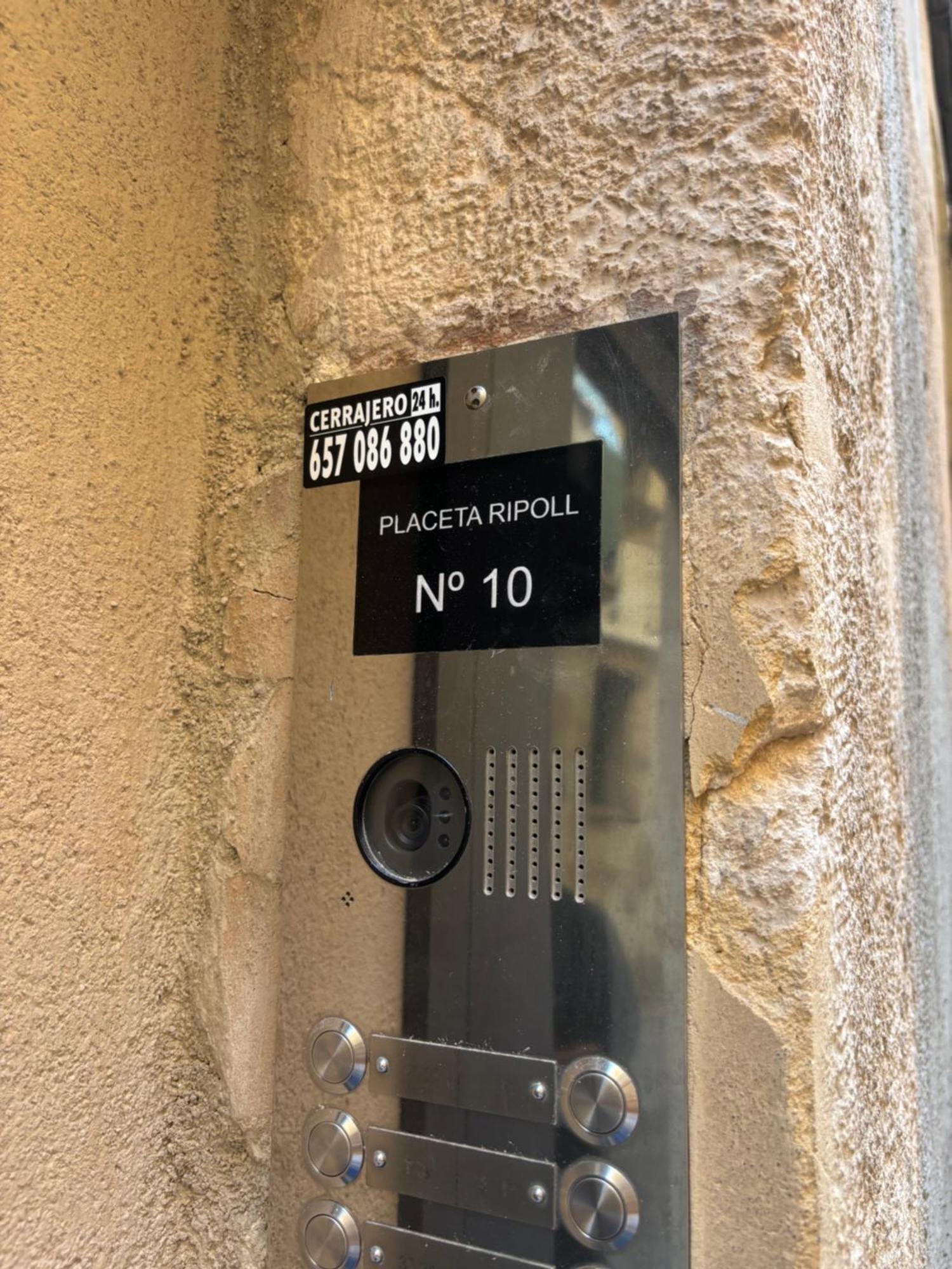 Oh La La Apartment Тарагона Екстериор снимка